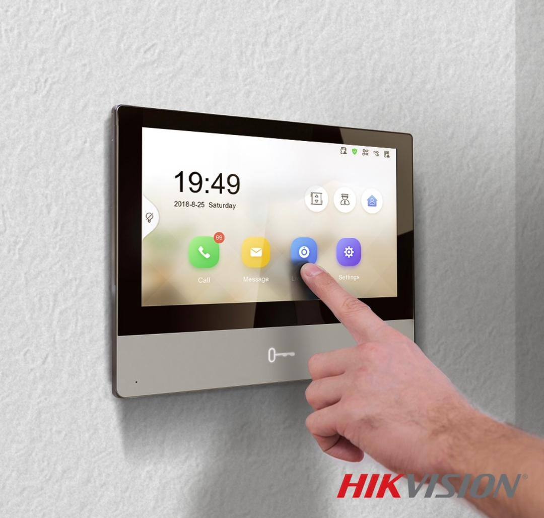 Wall-mounted smart home video intercom